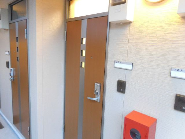 ローズフォートの玄関