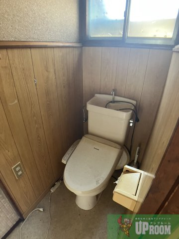 美濃町3丁目貸家のトイレ