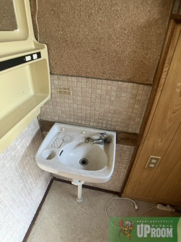 美濃町3丁目貸家の洗面所