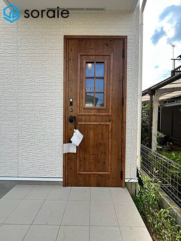 狭山市水野36期　新築戸建　グラファーレの玄関|2026.8.20撮影