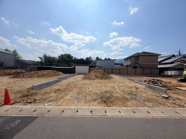 大原野灰方町４号地の駐車場