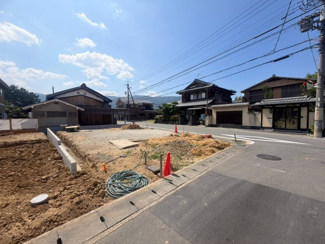 大原野灰方町４号地の前面道路含む現地写真