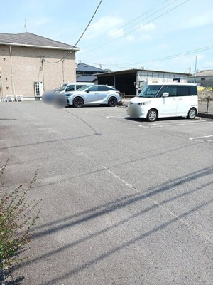 【駐車場】 | エムズ　フォレスト