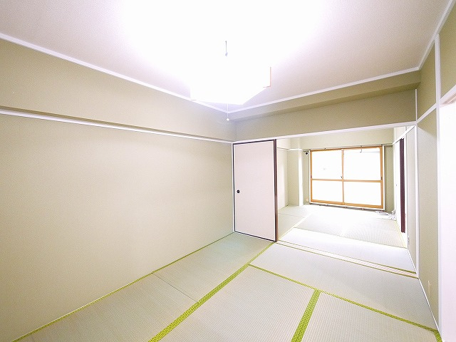 奈良パークハイツの和室|和室ならではの温かな和の空間で寛ぎの時間を過ごせます