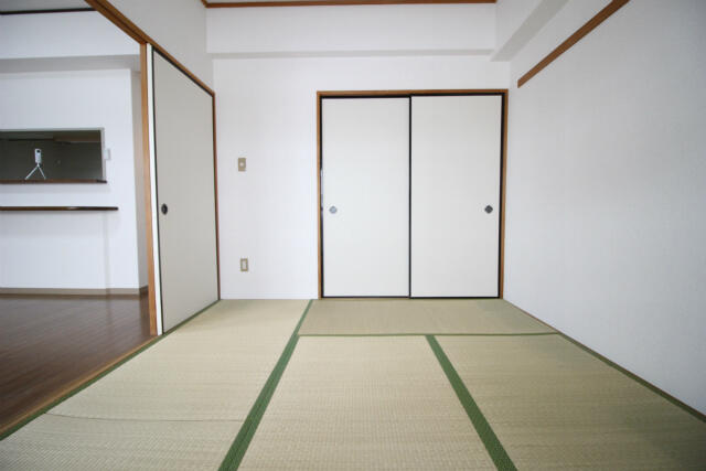 川崎市多摩区宿河原２丁目の賃貸マンションの和室