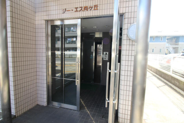 川崎市多摩区宿河原２丁目の賃貸マンションのエントランス