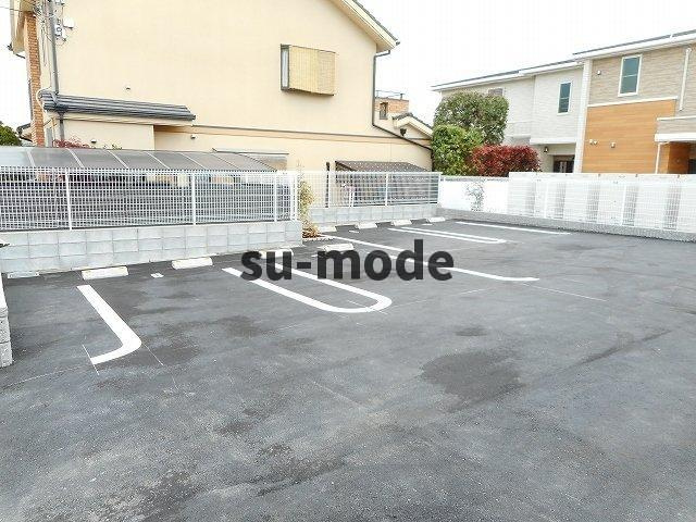グリーンハイツ正雀の駐車場