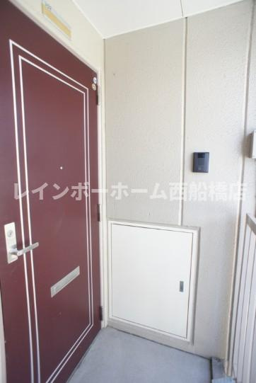 富士マンション若宮の玄関