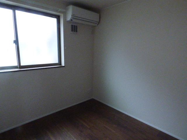 町田市三輪町のアパートの内装