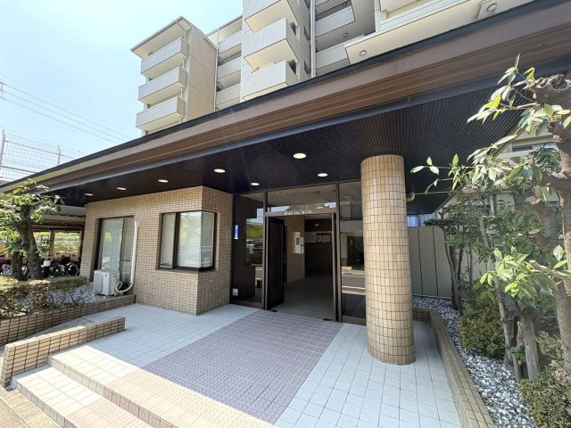 グラン・ビア新川町のエントランス