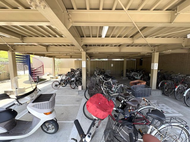 グラン・ビア新川町の駐輪場