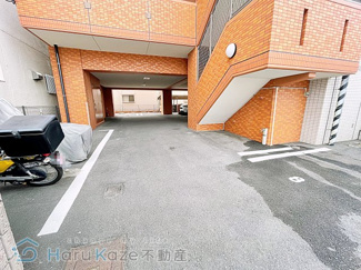 【駐車場】