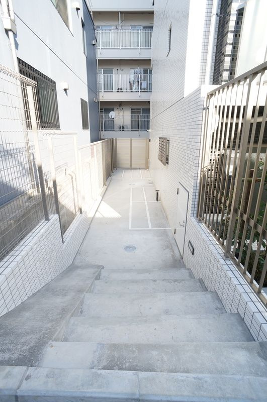 グランヴァン横濱反町のエントランス