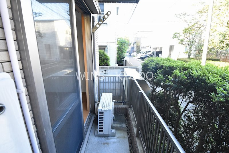 世田谷区桜２丁目のアパートのバルコニー