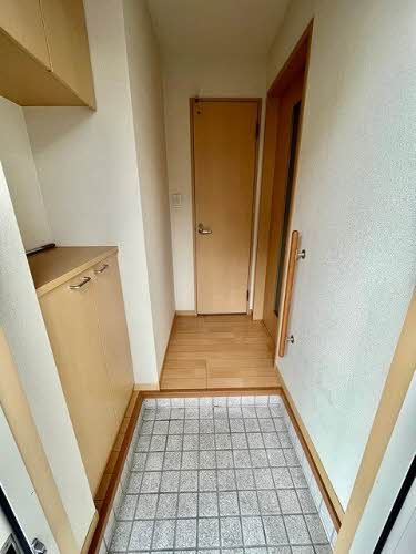 カルムステージ B棟の玄関|ゆったりとした玄関です