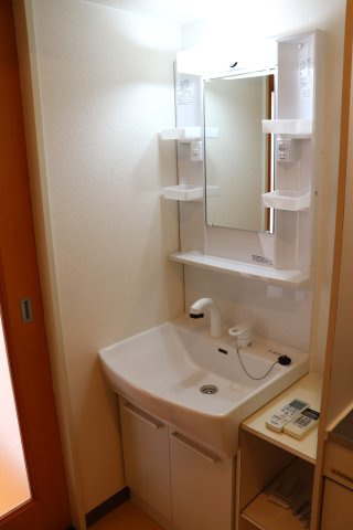 ﾃﾝｸﾞｯﾄﾞ片江の独立洗面台|朝の身支度には欠かせない独立洗面化粧台