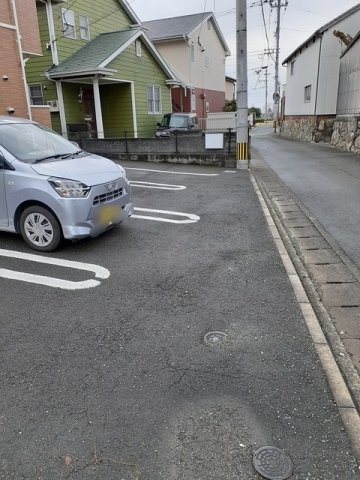 ラフォーレ・Ｓの駐車場
