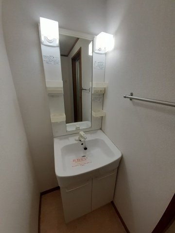 ブルースカイ国分の洗面所