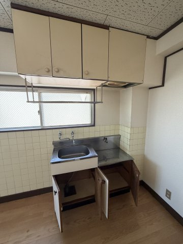 【キッチン】 | コーポあきよし | キッチンでお料理をお楽しみください※写真は類似です