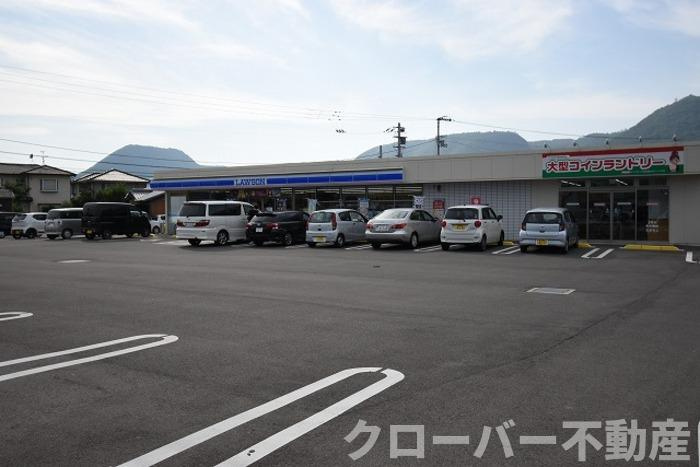 シュトラント国分寺 A棟の周辺|ローソン高松国分寺バイパス店 ５５５ｍ