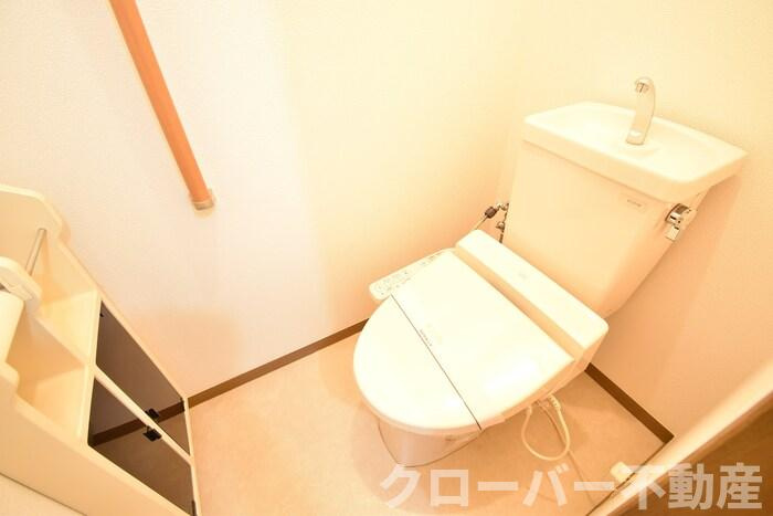 グレースヴィラ A棟のトイレ|温水洗浄暖房便座