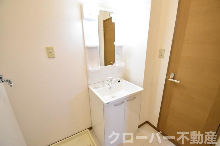 グレースヴィラ A棟の独立洗面台|洗髪洗面化粧台