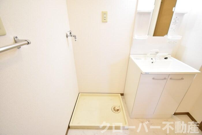 グレースヴィラ A棟の洗面所|室内洗濯機置場