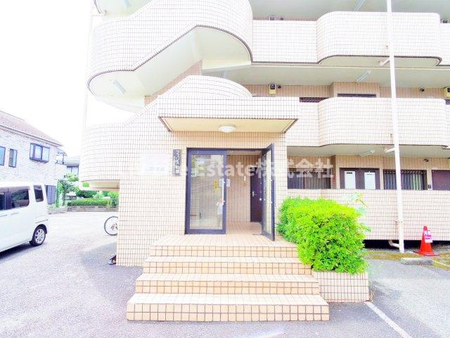 フェリス仲原のエントランス