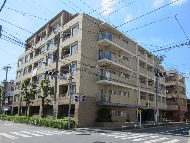 アゼリアヒルハイツの外観|タイル貼りのきれいなマンションです☆