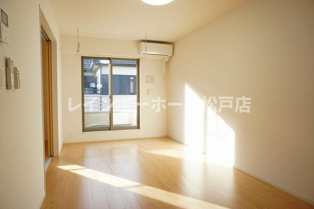 【非対面対応】接客・申込・契約オンライン！LINE×相談可！の居間・リビング