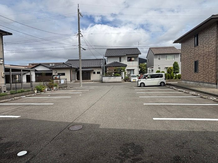 ルミナス・ナカジマ　Ａの駐車場