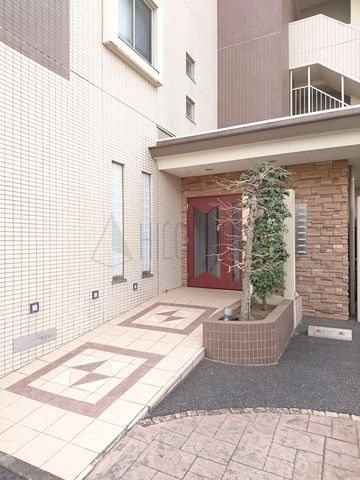 ルネス桜暮Ⅰ番館のエントランス