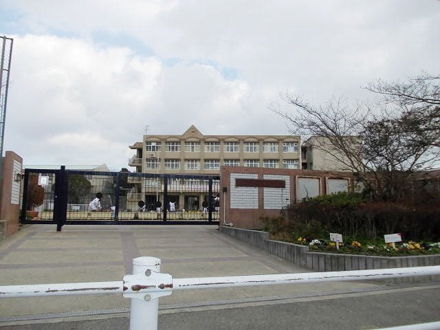 グラン・シャリオの周辺|長坂中学校まで800m