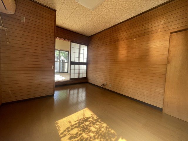 本町3丁目　店舗付き住宅の洋室