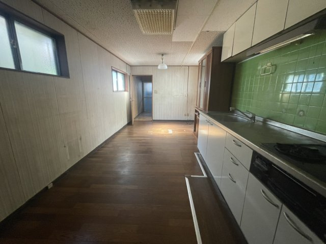 本町3丁目　店舗付き住宅の居間・リビング