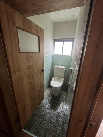 本町3丁目　店舗付き住宅のトイレ