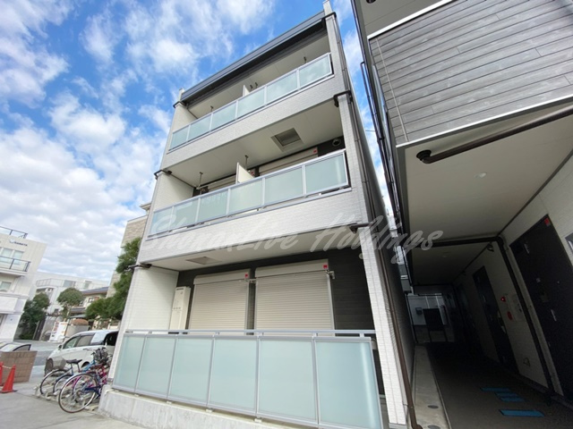大和市中央７丁目の賃貸マンションのエントランス