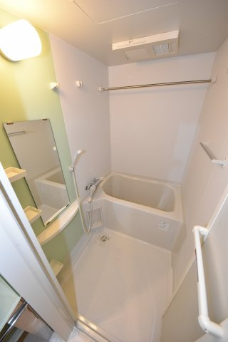 セレニテ本町グランデの浴室