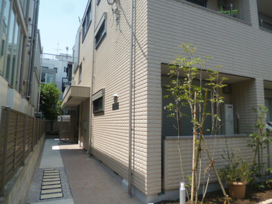 ソルクレスト北参道のエントランス