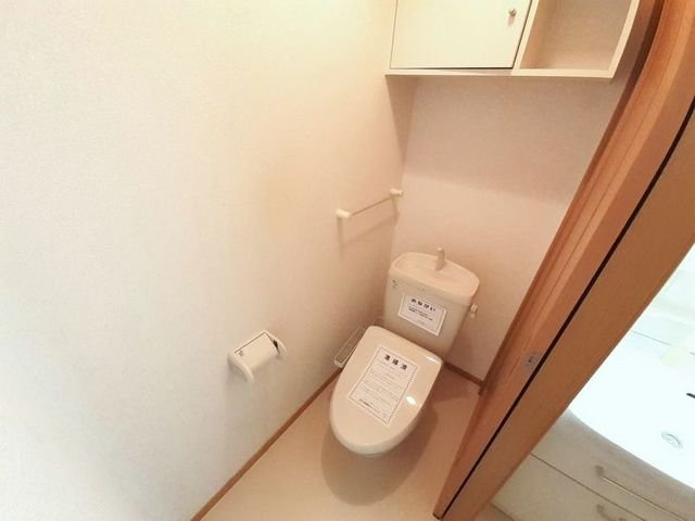 サンデリアーナＣのトイレ|落ち着いたトイレです