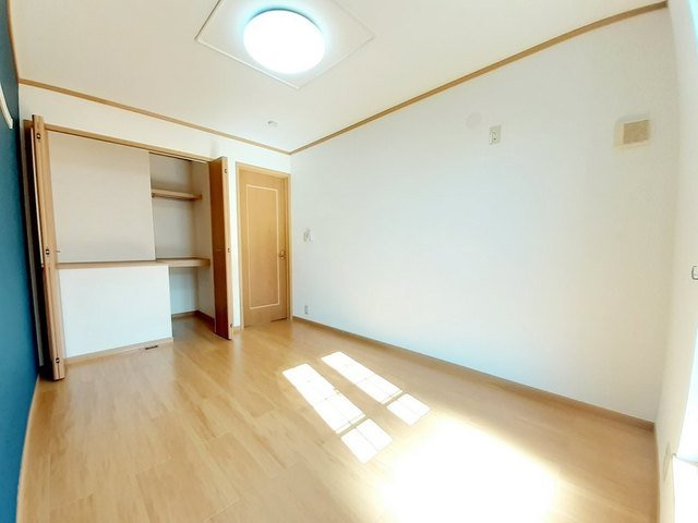 サンデリアーナＢの寝室|大きなものも収納できそうです