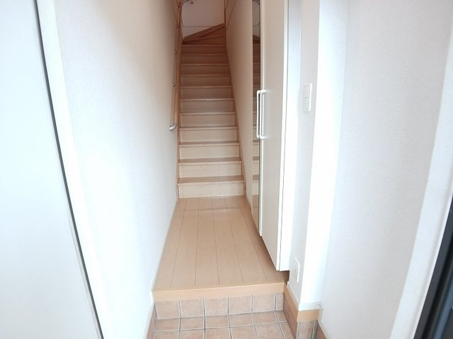 セゾン・クレールの玄関|収納もある玄関です