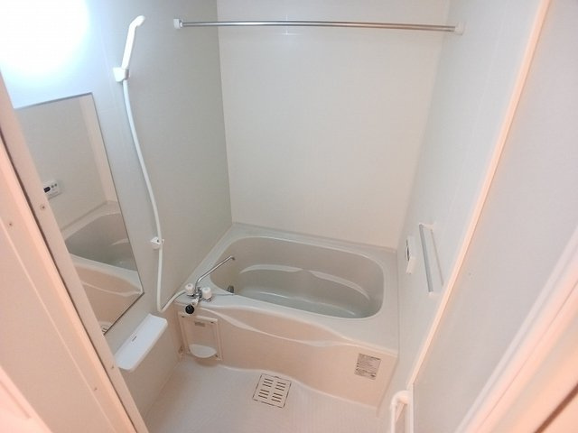 セゾン・クレールの浴室|コンパクトで使いやすいお風呂です