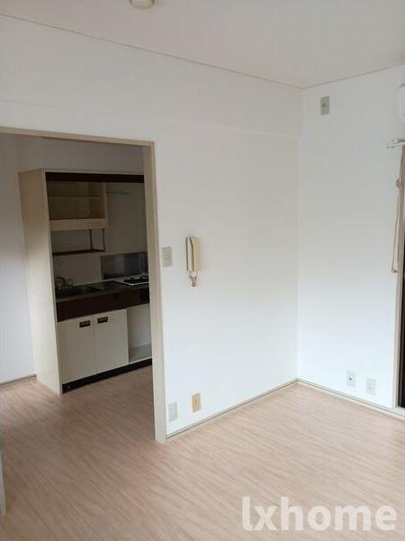 ビスタ千里丘IIIの居間・リビング