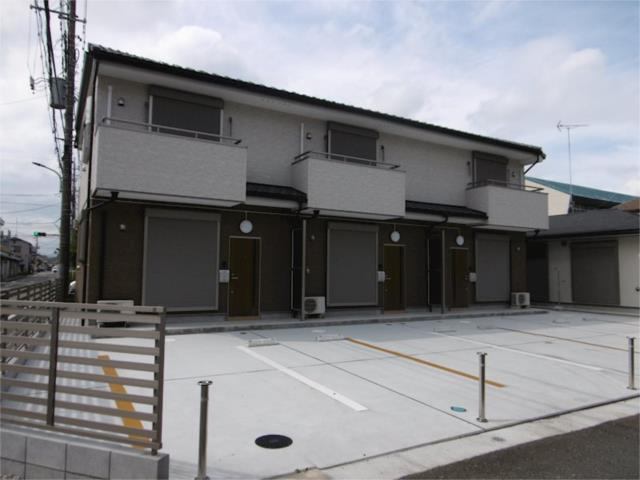 町田市三輪町のテラスの駐車場