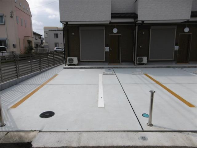 町田市三輪町のテラスの駐車場