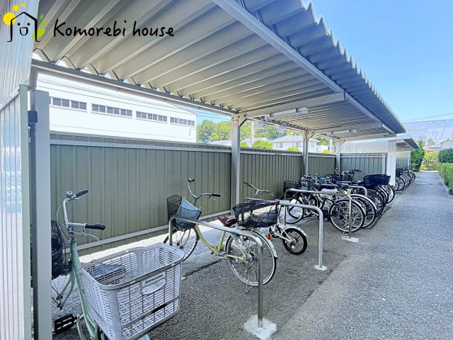 上尾ハウス１号棟の駐輪場|26.7.26　撮影済み