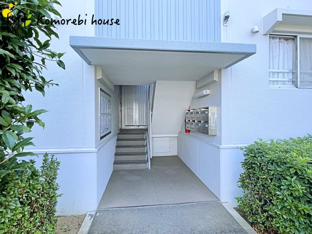 上尾ハウス１号棟のエントランス|26.7.26　撮影済み