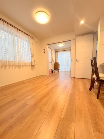 志茂2丁目一戸建て住宅の洋室