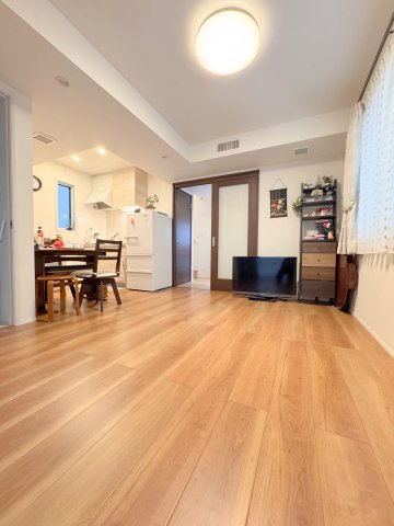志茂2丁目一戸建て住宅の居間・リビング|※家具は設備ではありません